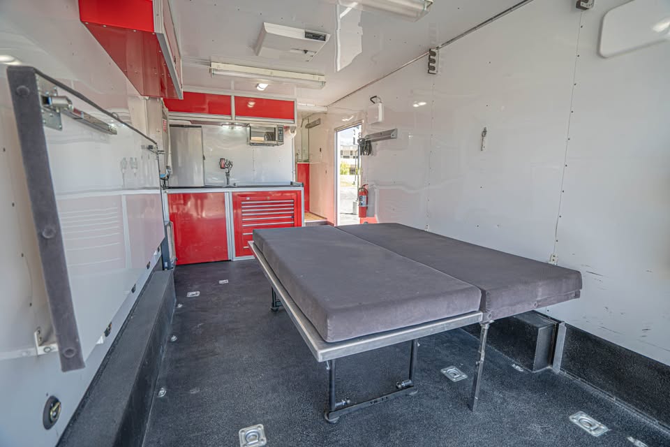 2005 Progressive Industries custom motorsports race/support trailer, photo 5