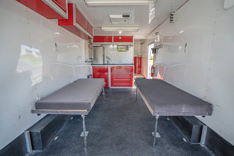 2005 Progressive Industries custom motorsports race/support trailer, photo 6