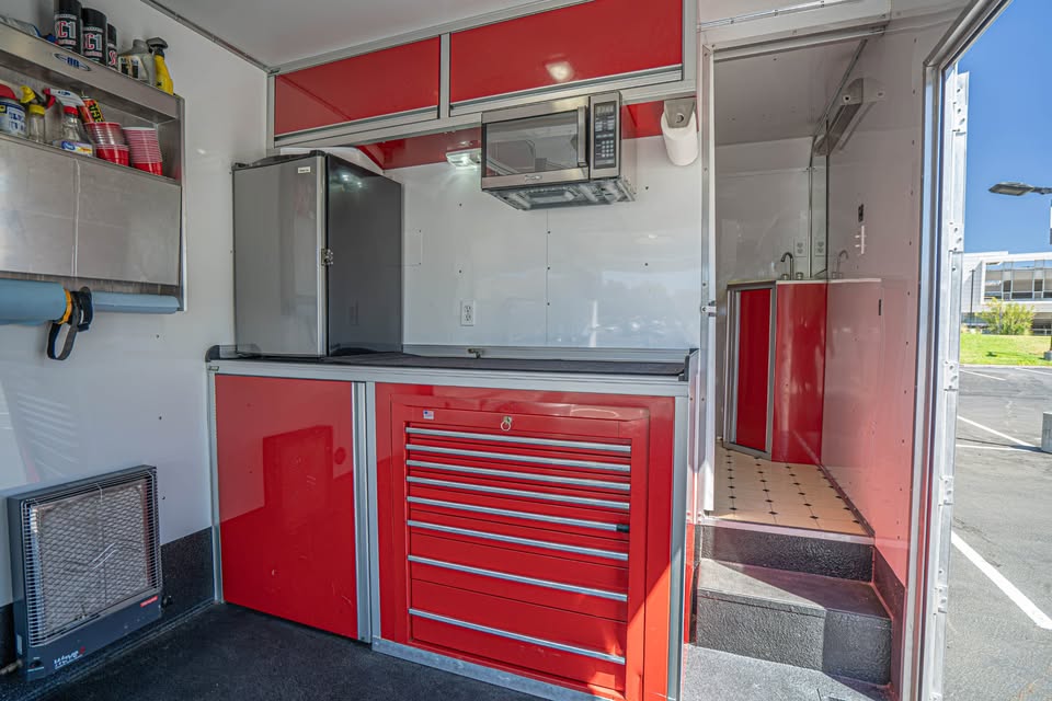 2005 Progressive Industries custom motorsports race/support trailer, photo 8