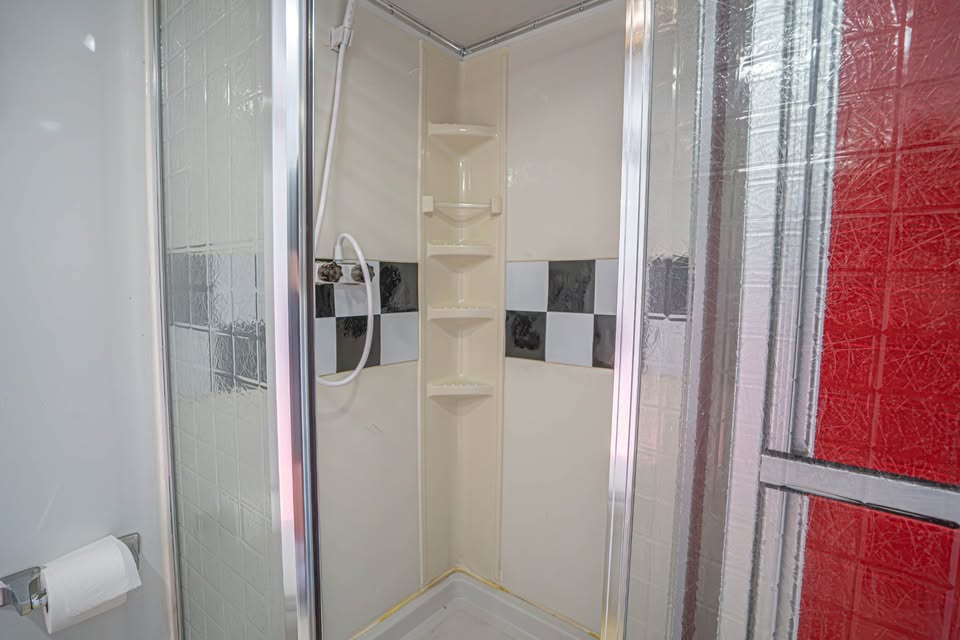 2005 Progressive Industries custom motorsports race/support trailer, photo 10