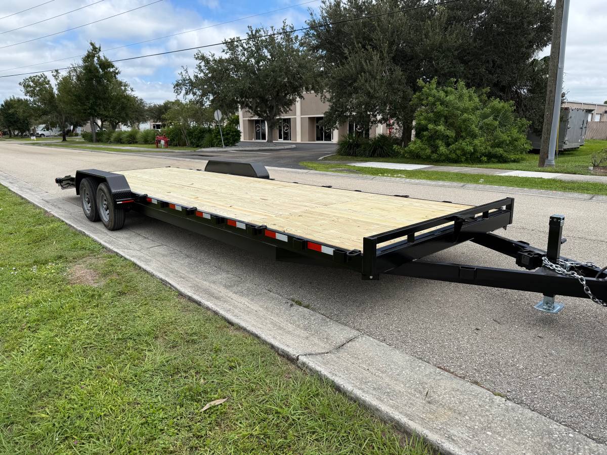 2027 7x28 WORLDWIDE CAR HAULER 10,000 LB GVWR, photo 4
