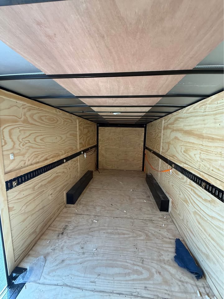 2025 Trailer enclosed, photo 5