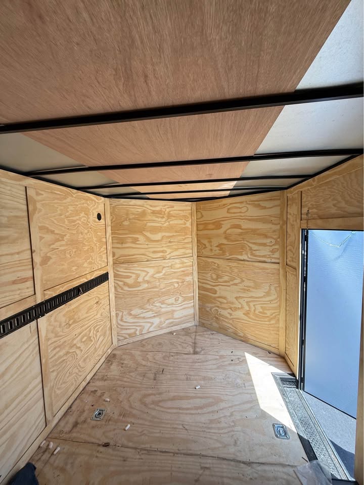 2025 Trailer enclosed, photo 6