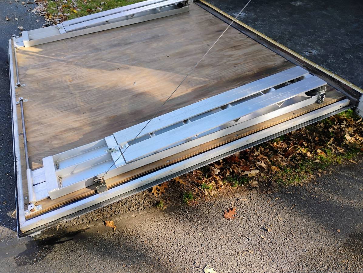 2004 United ExpressLine 34ft Gooseneck Custom Race Trailer, photo 11