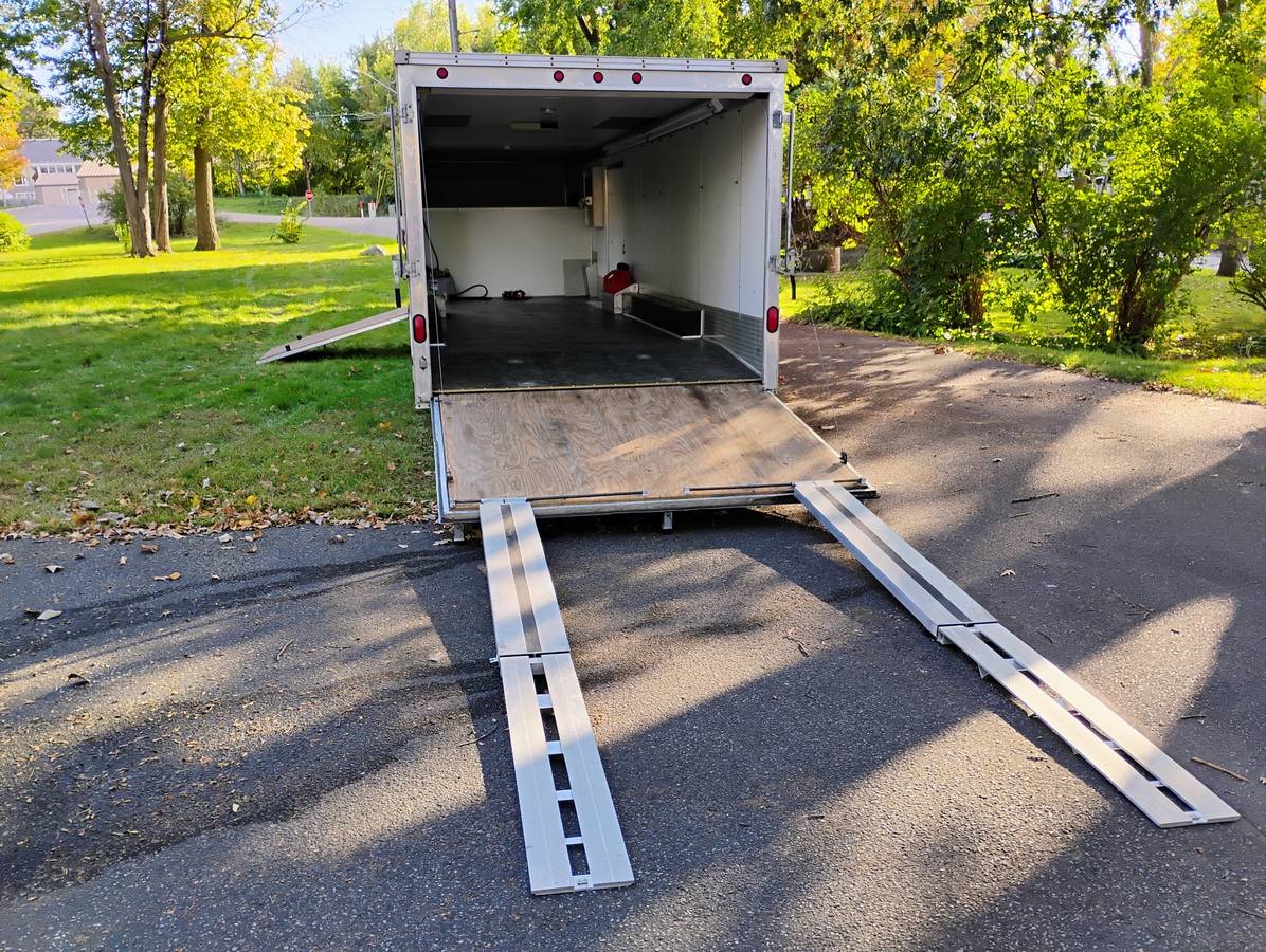 2004 United ExpressLine 34ft Gooseneck Custom Race Trailer, photo 12