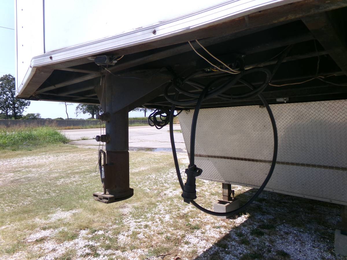 Trailer 40 ft.& 8 ft. wide GooseNeck. 1997 Trailer has a big side door, photo 5