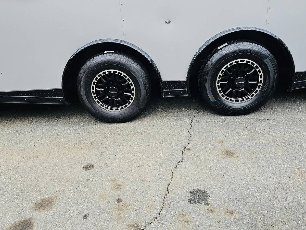 Custom Trailer 24ft Enclosed Cargo / Car Hauler + escape door, photo 9