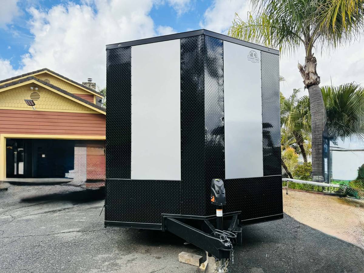 Custom Trailer 24ft Enclosed Cargo / Car Hauler + escape door, photo 10