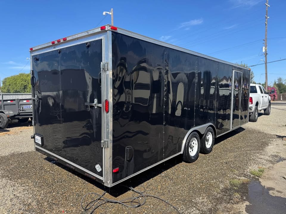 2012 Hurricane cargo trailer 8.5x24 enclosed car hauler, photo 2