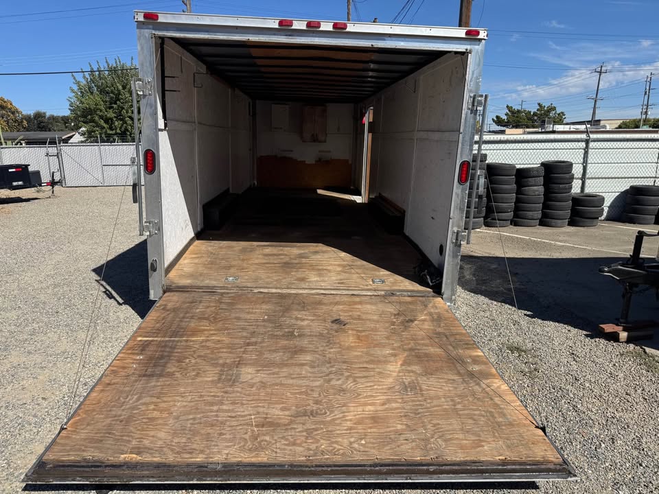 2012 Hurricane cargo trailer 8.5x24 enclosed car hauler, photo 8