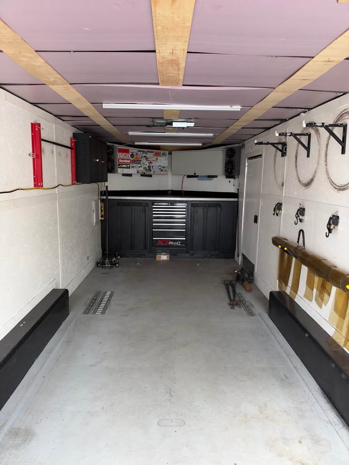 2021 Discovery 20ft car hauler enclosed trailer, photo 4