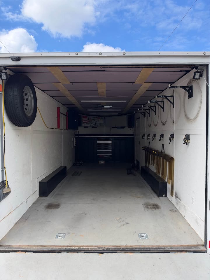 2021 Discovery 20ft car hauler enclosed trailer, photo 7