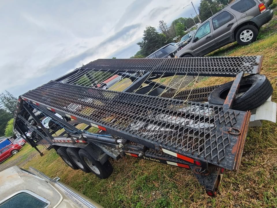 2017 Kaufman five car hauler, 44 ft 10 in deck, 25K GVWR, photo 4