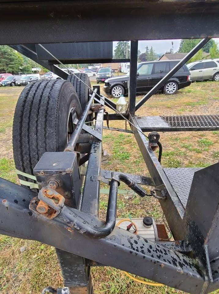 2017 Kaufman five car hauler, 44 ft 10 in deck, 25K GVWR, photo 6