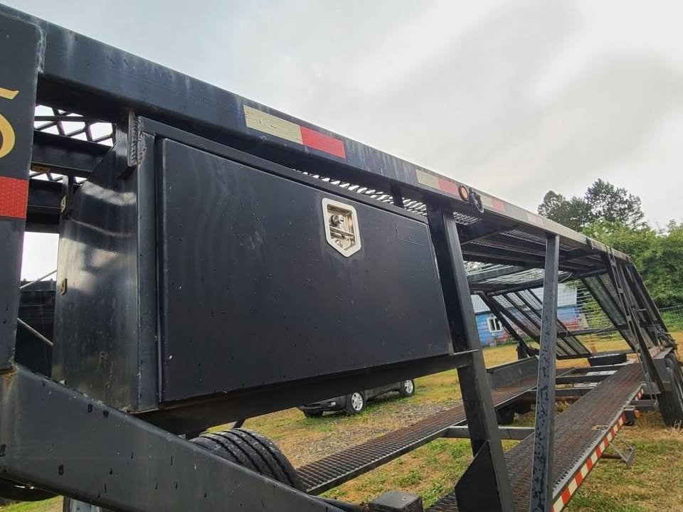 2017 Kaufman five car hauler, 44 ft 10 in deck, 25K GVWR, photo 8