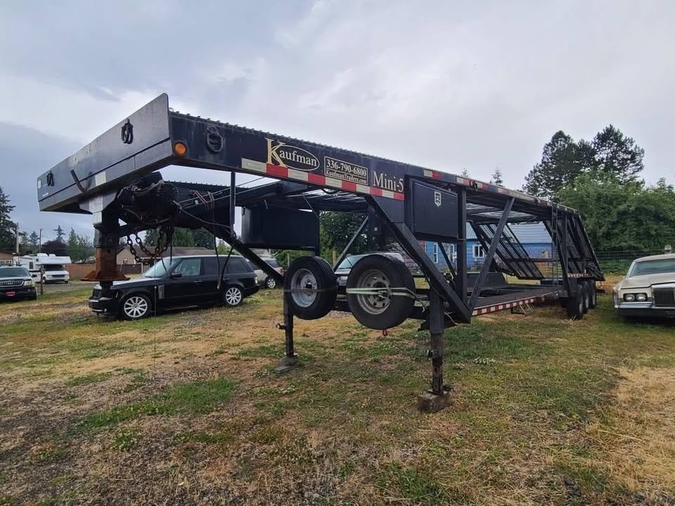 2017 Kaufman five car hauler, 44 ft 10 in deck, 25K GVWR, photo 10
