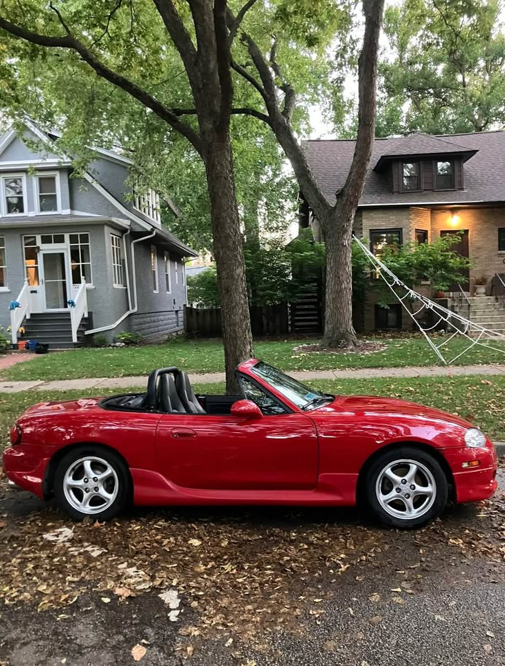 2001 Mazda Miata RF LS, 5-speed, 148k miles, no rust, photo 3
