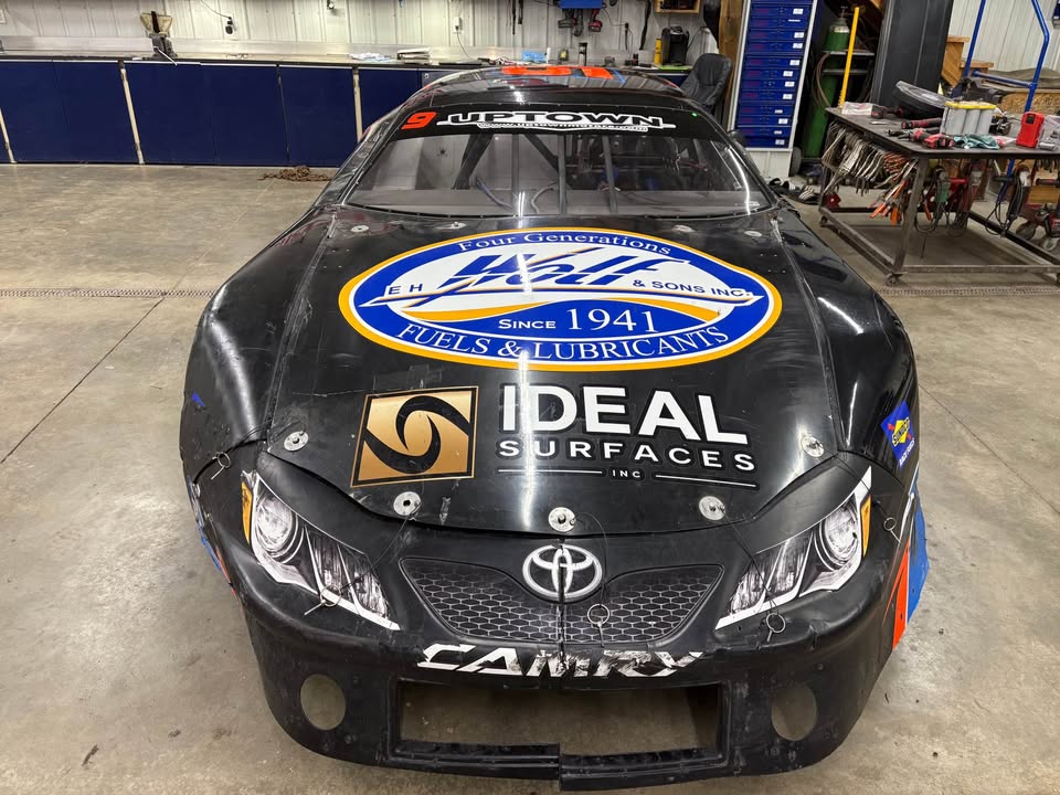 2002 Lefthander late model roller, chassis 1199, no engine, photo 3