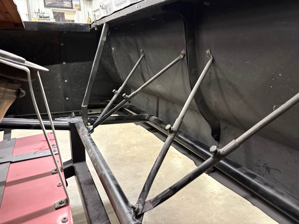 2002 Lefthander late model roller, chassis 1199, no engine, photo 14