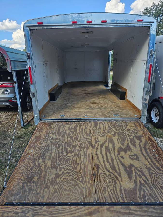 Haulin brand enclosed trailer. 24' X 8,5' X 7', photo 7