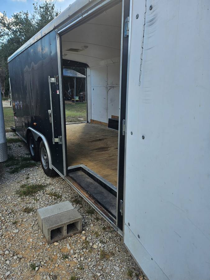 Haulin brand enclosed trailer. 24' X 8,5' X 7', photo 9