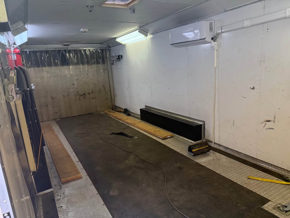 2001 Hallmark Elite II 26’ Race Trailer – Race Ready – Mini-Split A/C, photo 3