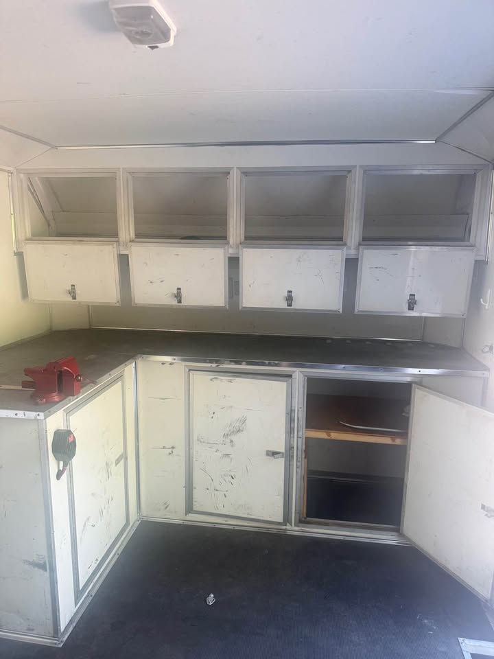 2001 Hallmark Elite II 26’ Race Trailer – Race Ready – Mini-Split A/C, photo 8