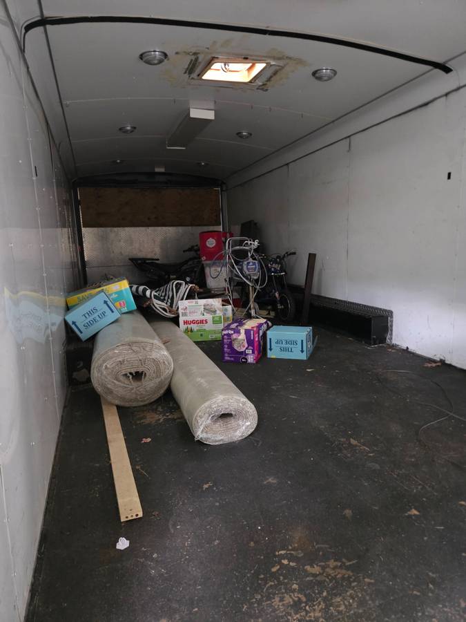 Enclosed car hauler /trade, photo 5