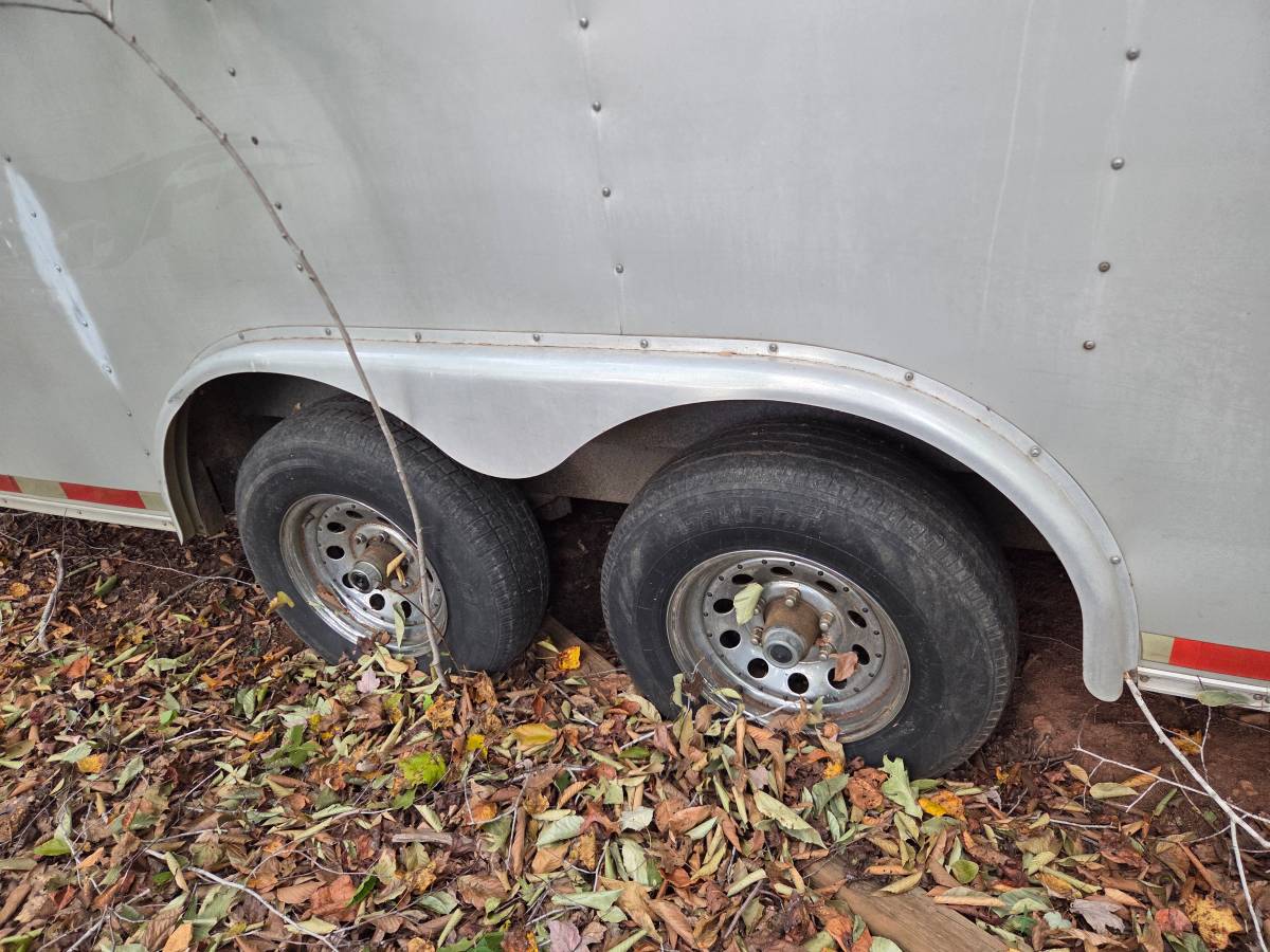 Enclosed car hauler /trade, photo 7