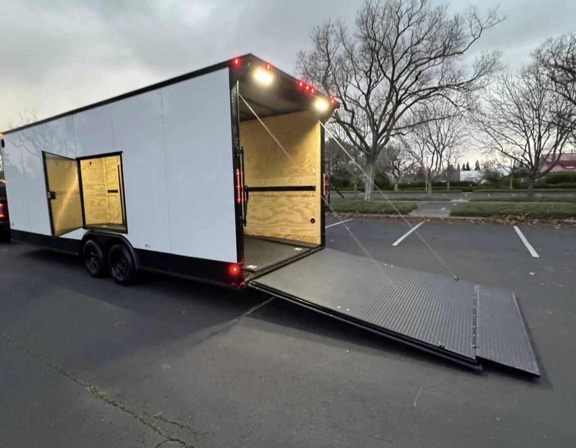 2026 24 foot enclosed car hauler, photo 4