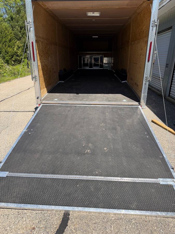 2023 Freedom 40' gooseneck car hauler trailer, photo 2