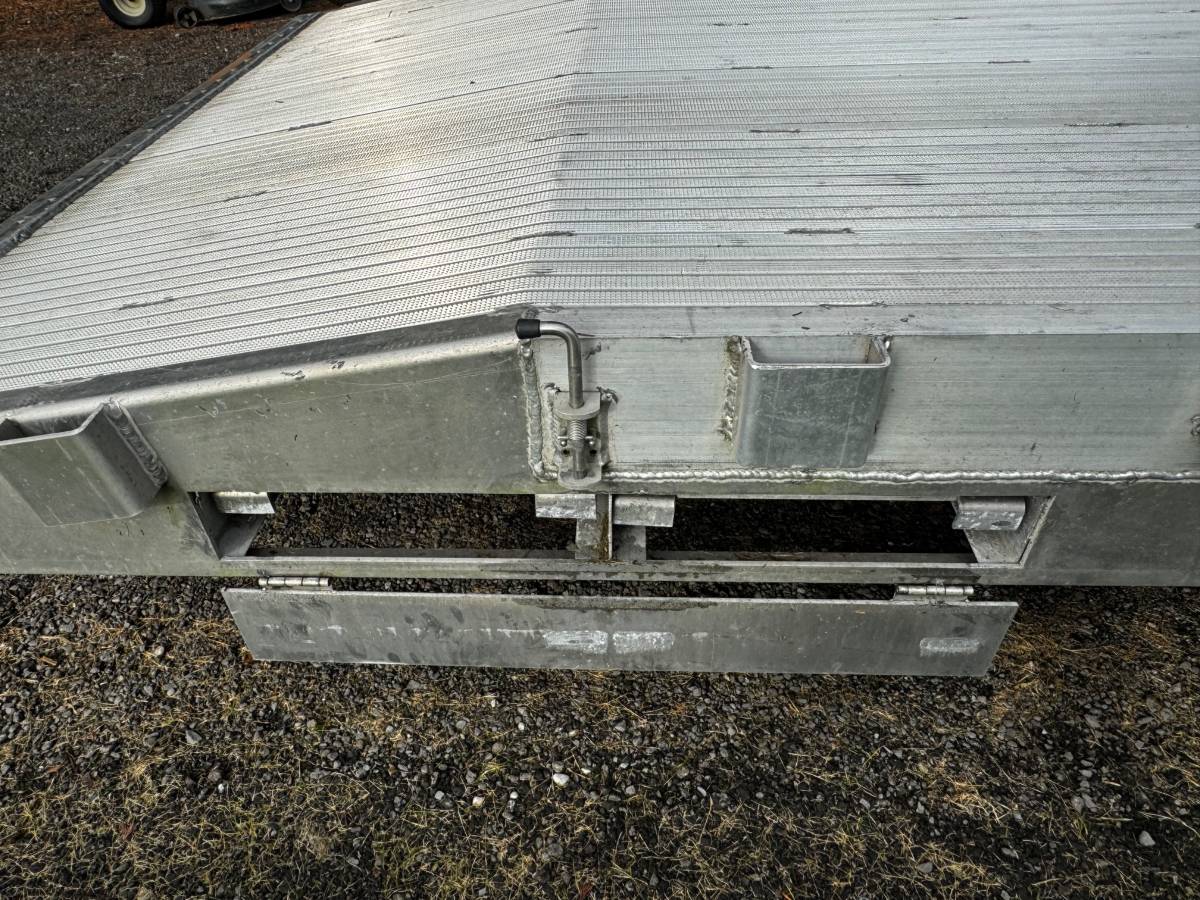 ALL ALUMINUM HD 20' trailer 2021 Car Trailer -like new 5000 lb axles, photo 2