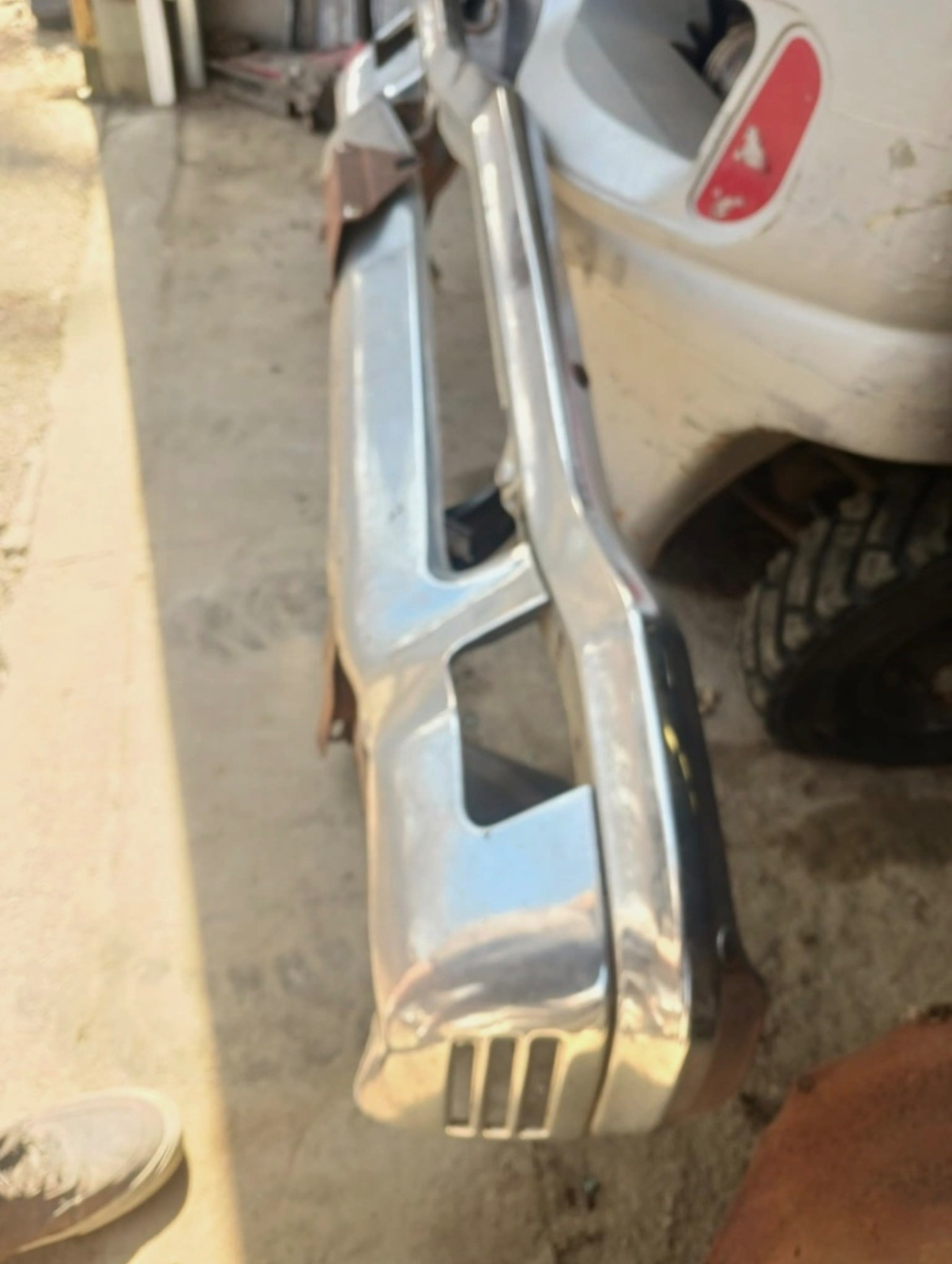1970 Chevy Impala Caprice Front Bumper OEM w/ Brackets Chrome GM Outside, photo 3