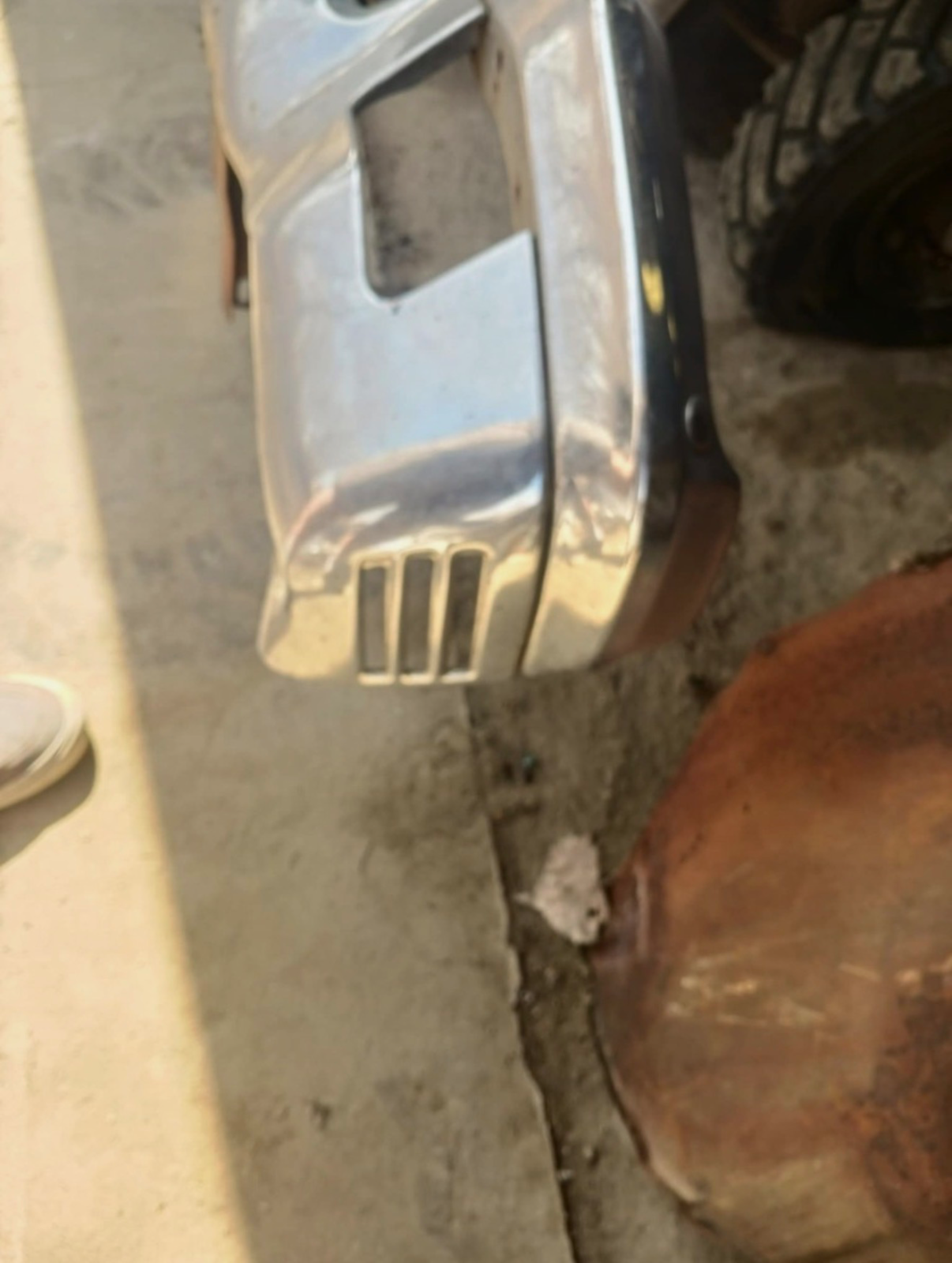 1970 Chevy Impala Caprice Front Bumper OEM w/ Brackets Chrome GM Outside, photo 2