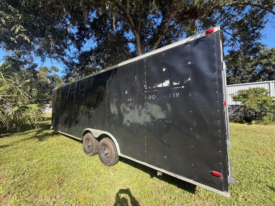 2011 Diamond Cargo 8.5x24 enclosed car hauler, 12K winch, photo 7