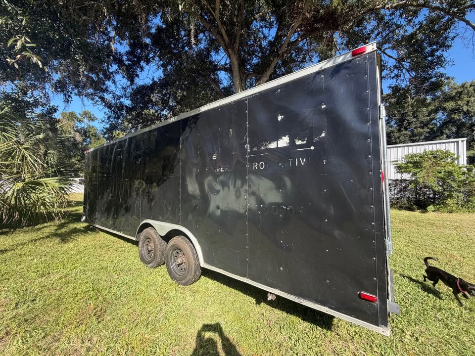 2011 Diamond Cargo 8.5x24 enclosed car hauler, 12K winch, photo 9
