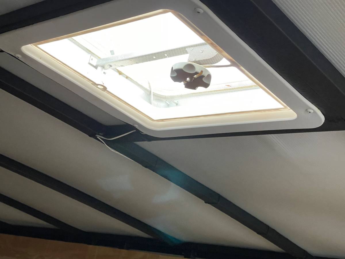 24’ enclosed, photo 3
