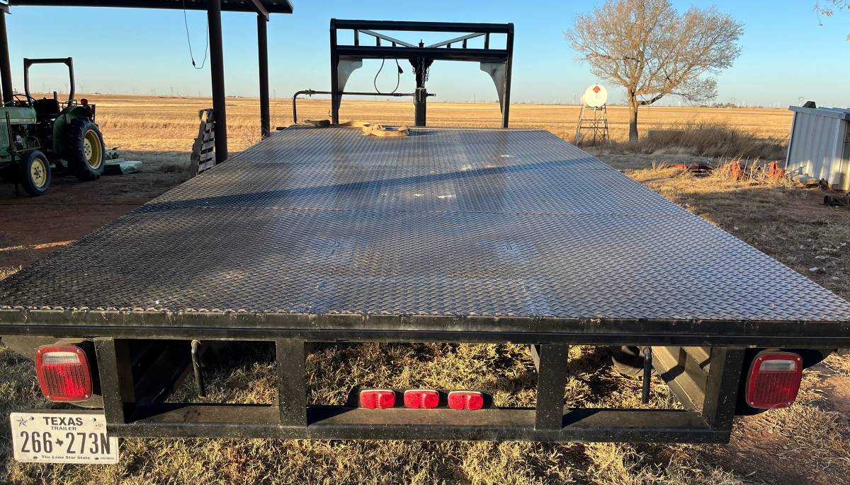 24’ Gooseneck Car Hauler, photo 12