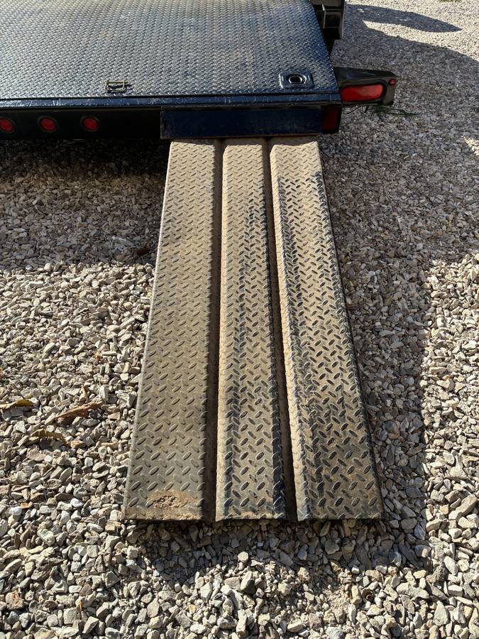 2016 Big Tex steel 18’ car hauler, photo 5