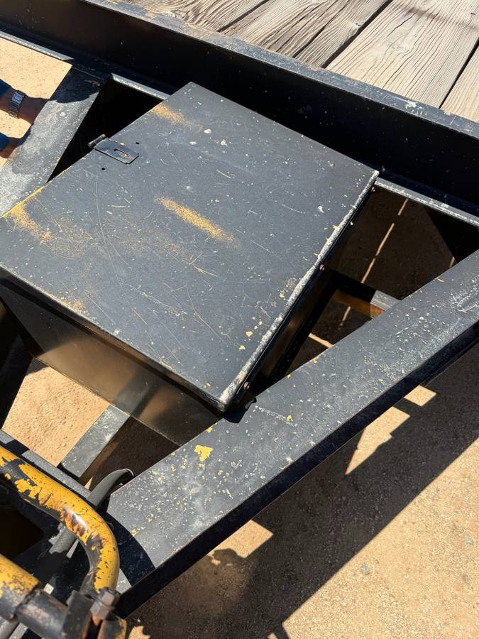 23 foot heavy equipment trailer, photo 9