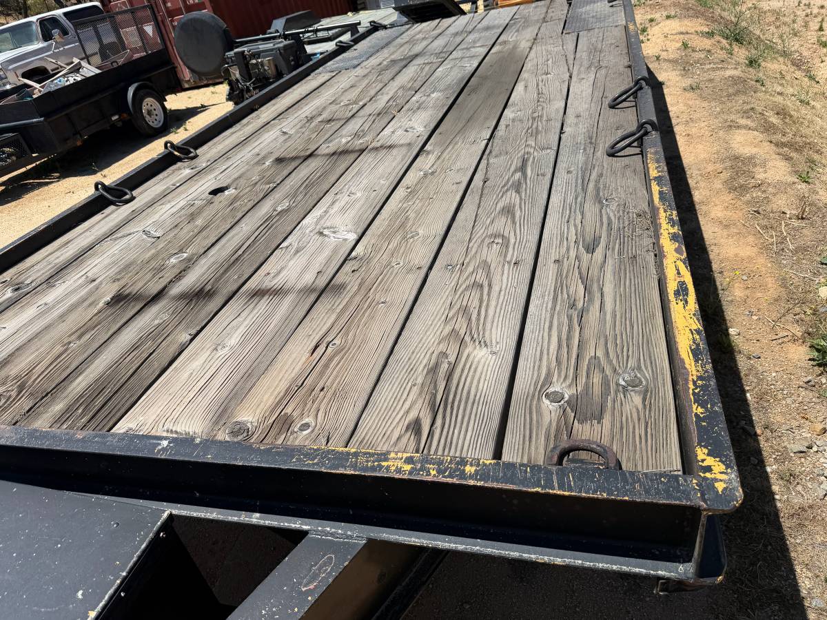 23 foot heavy equipment trailer, photo 10