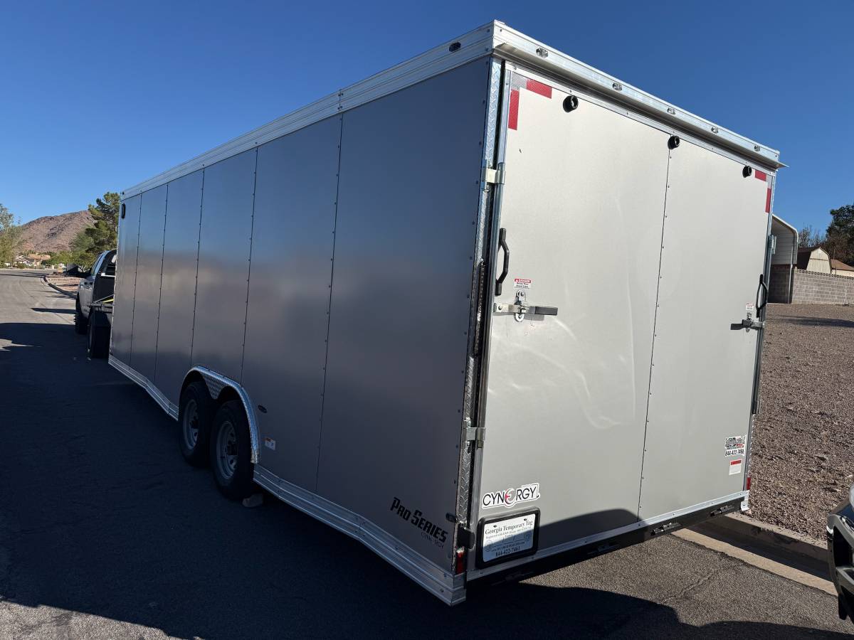 24Ft Car Hauler Enclosed Trailer Used 1 Time, photo 2