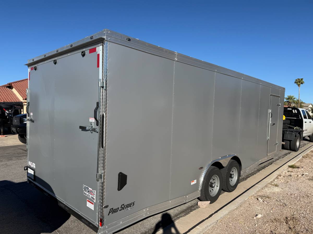 24Ft Car Hauler Enclosed Trailer Used 1 Time, photo 3