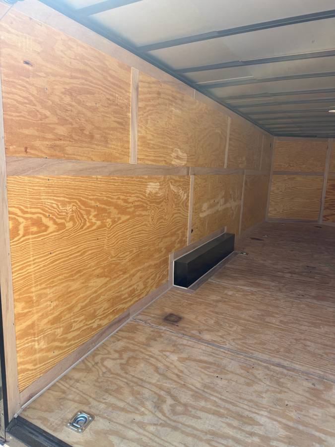 24Ft Car Hauler Enclosed Trailer Used 1 Time, photo 7