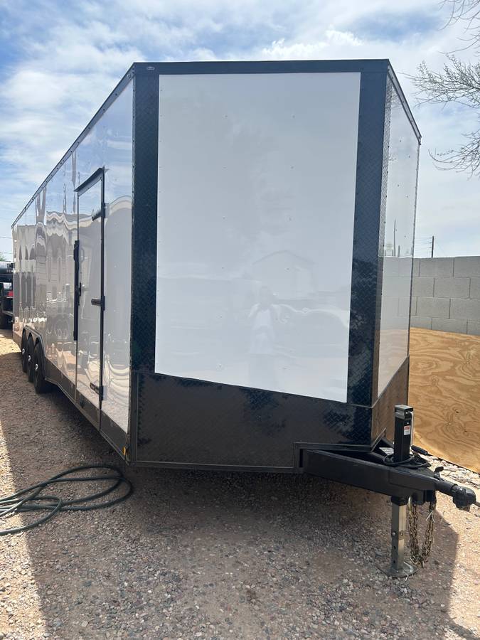 2026 8.5 X 28FT PLUS V NOSE ENCLOSED TRAILER, photo 3