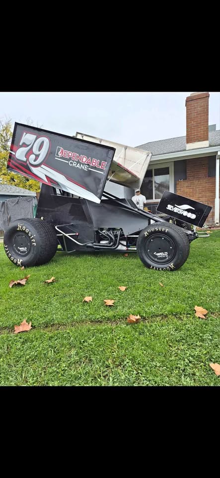 2024 Helix 360 sprint car, 1-inch raised rail, 95% complete