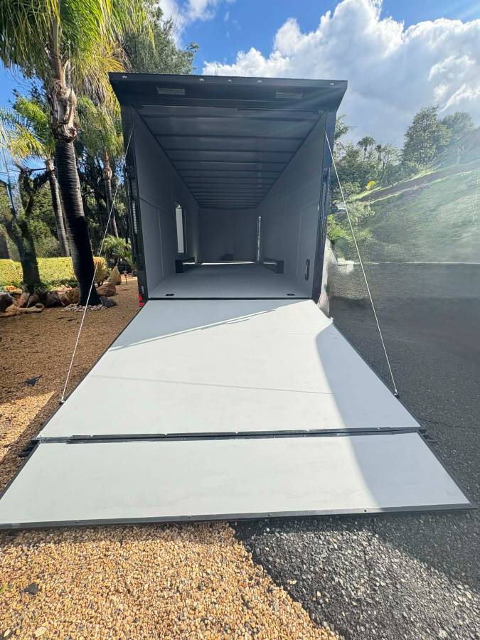 Custom 28 ft Commercial Build Car Hauler trailer + escape door, photo 6