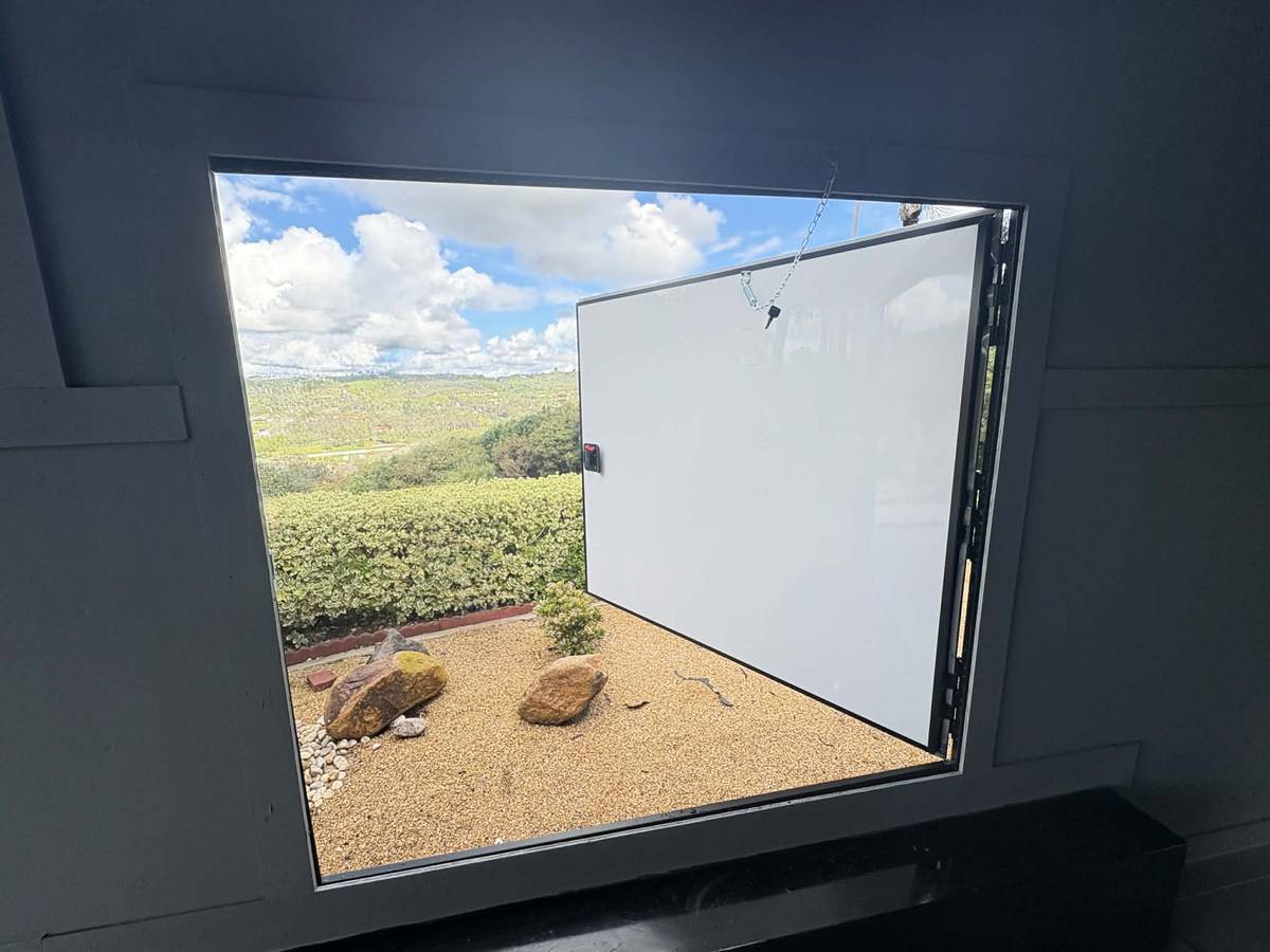 Custom 28 ft Commercial Build Car Hauler trailer + escape door, photo 11