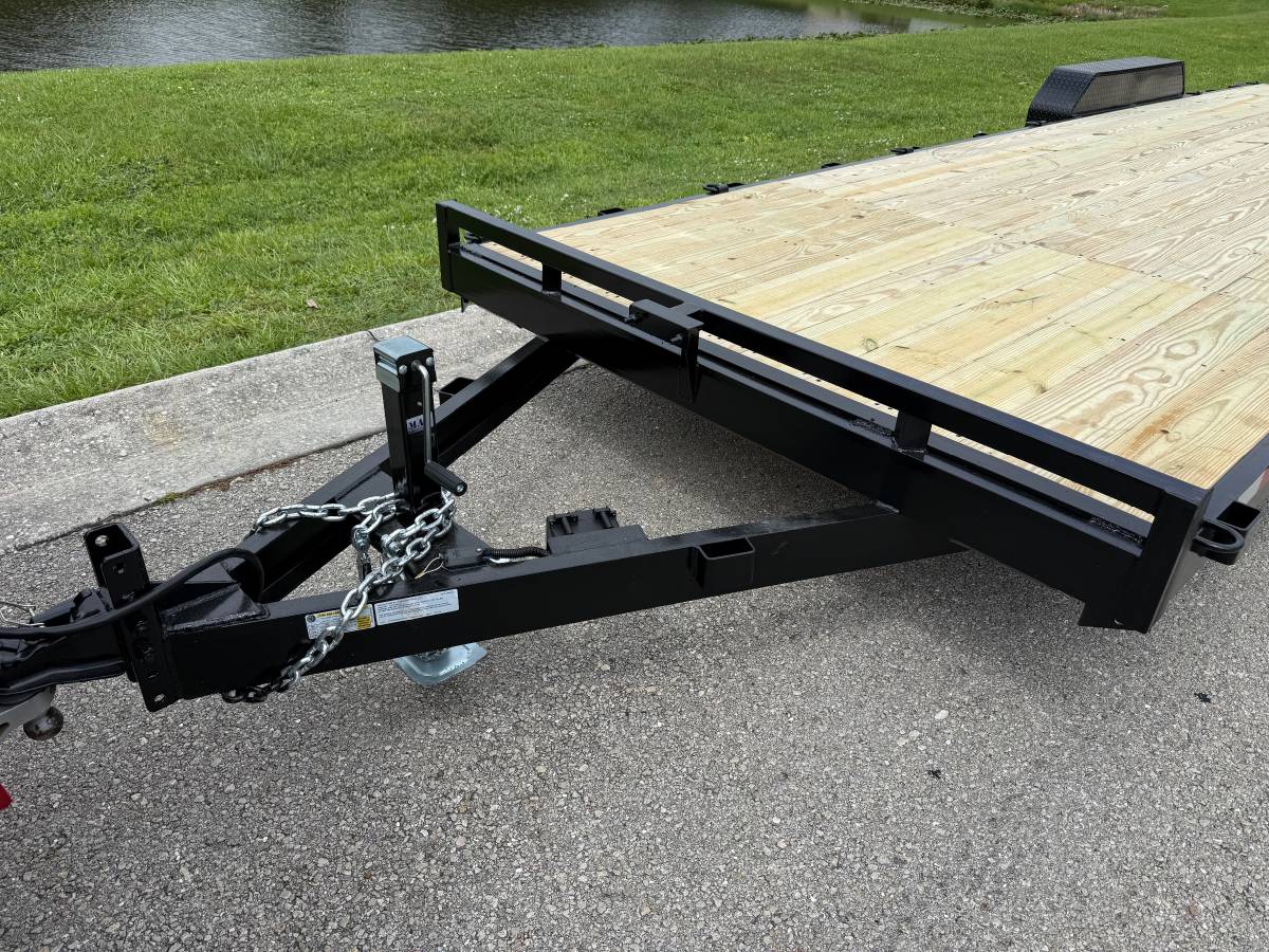 2027 7x28 Worldwide Car Hauler, photo 4