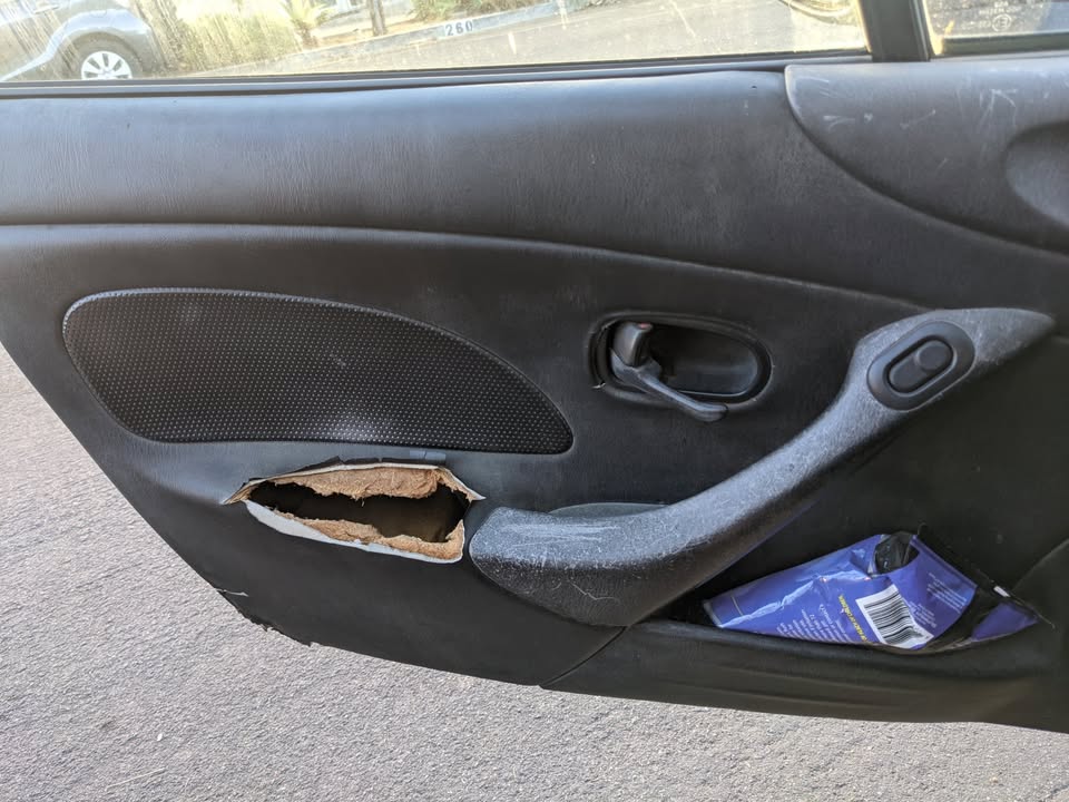 2001 Mazda MX-5 Miata project, 5-speed, runs but needs work, photo 8
